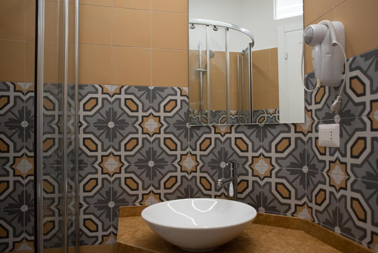Palazzotto 902 Bed & Breakfast Crotone Exterior foto